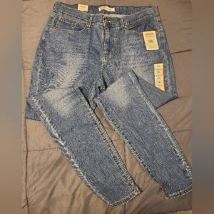 NWT Women's Levi Curvy Skinny Leg Jeans Size 16